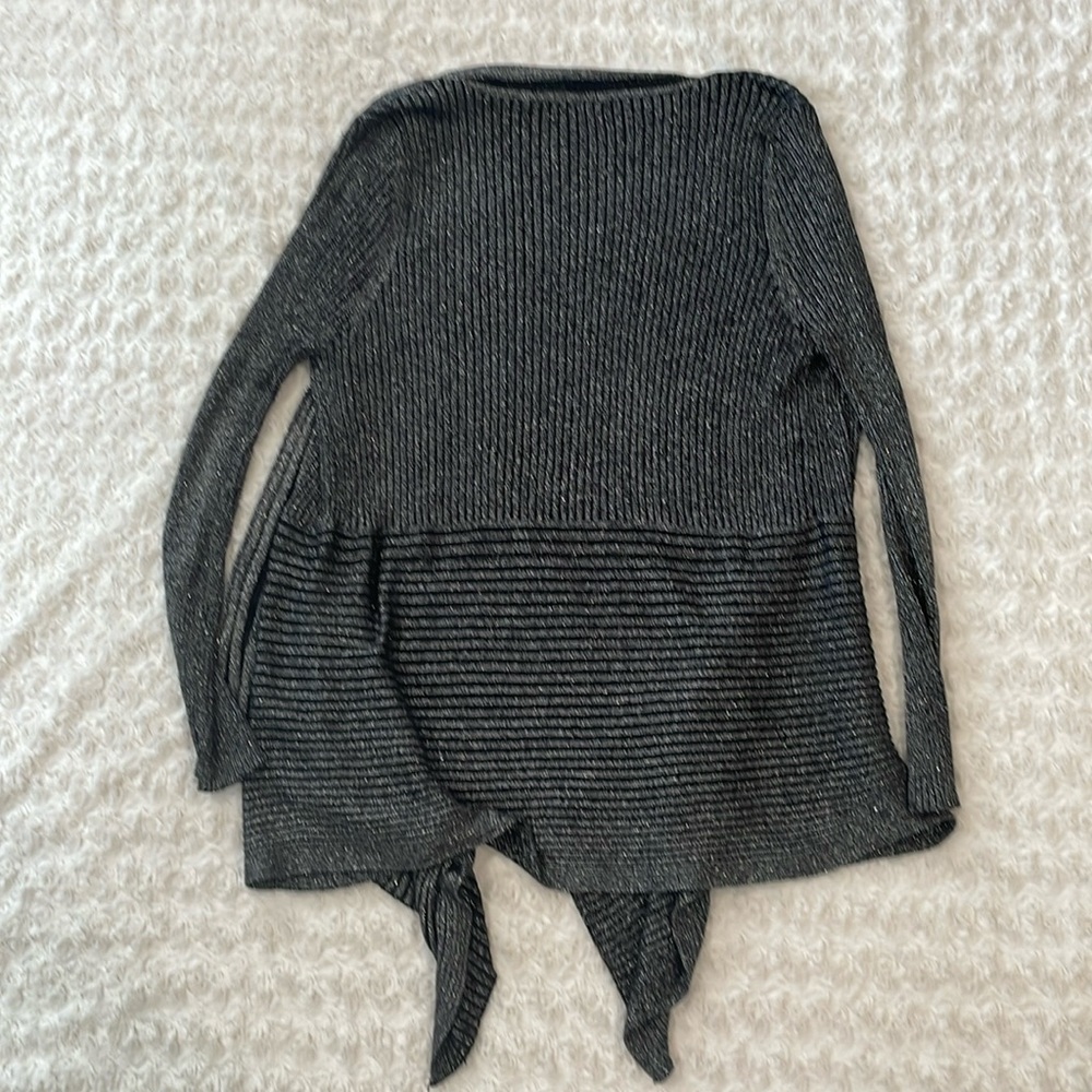 Size L. Black and grey shimmery sweater. Great to dress up or down. - Picture 5 of 5